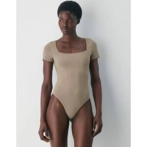 Babaton Square Neck Short‎ Sleeve Bodysuit Taupe XL